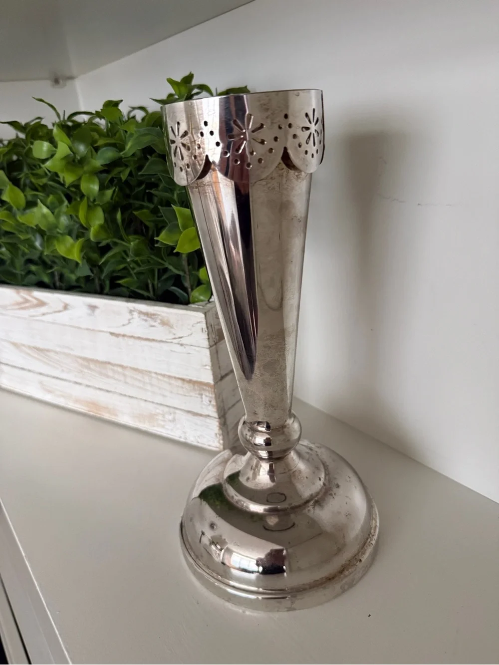 Debi Lilly Covington Floral Silver Tone Metal Vase Scalloped Cutout Decor